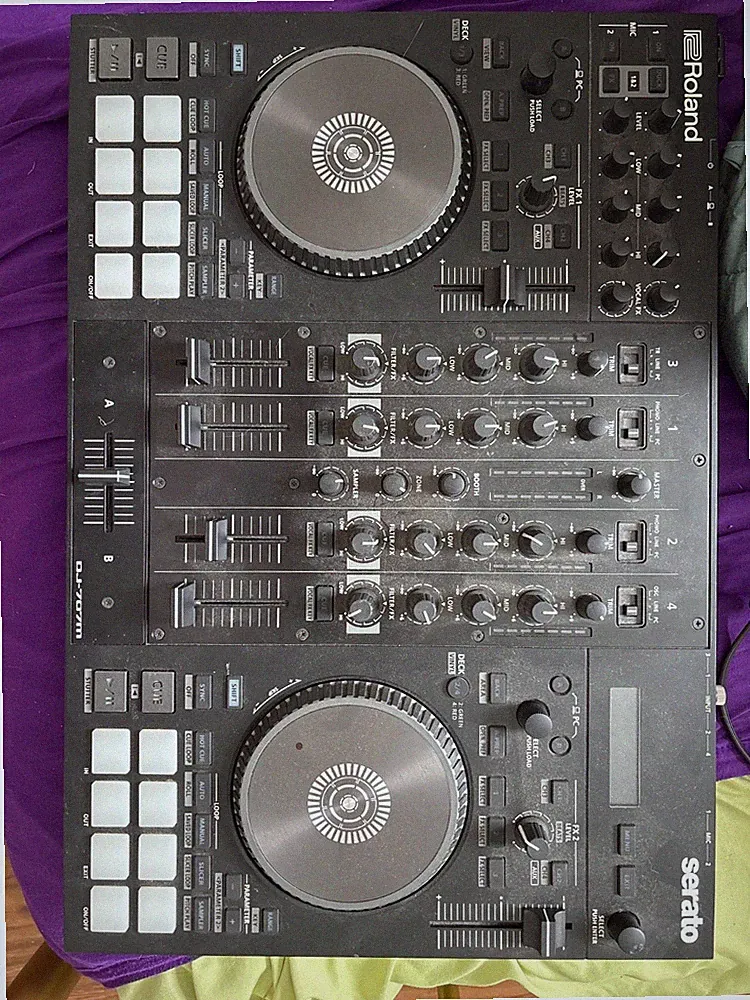 Roland DJ-707M Serato 4 Channel DJ Controller