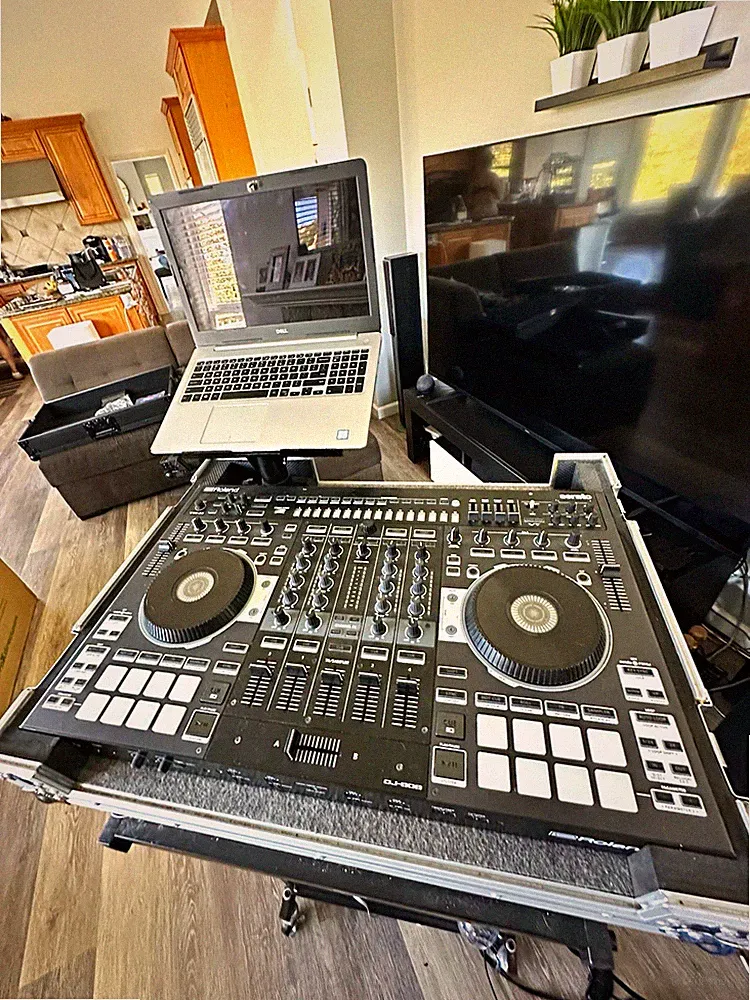 Roland DJ-808 4-Channel Serato DJ Controller w/ Flight Case & Laptop Shelf