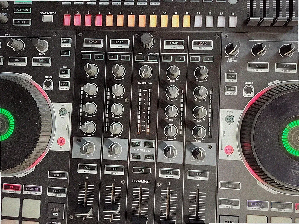 Roland DJ-808 DJ Controller