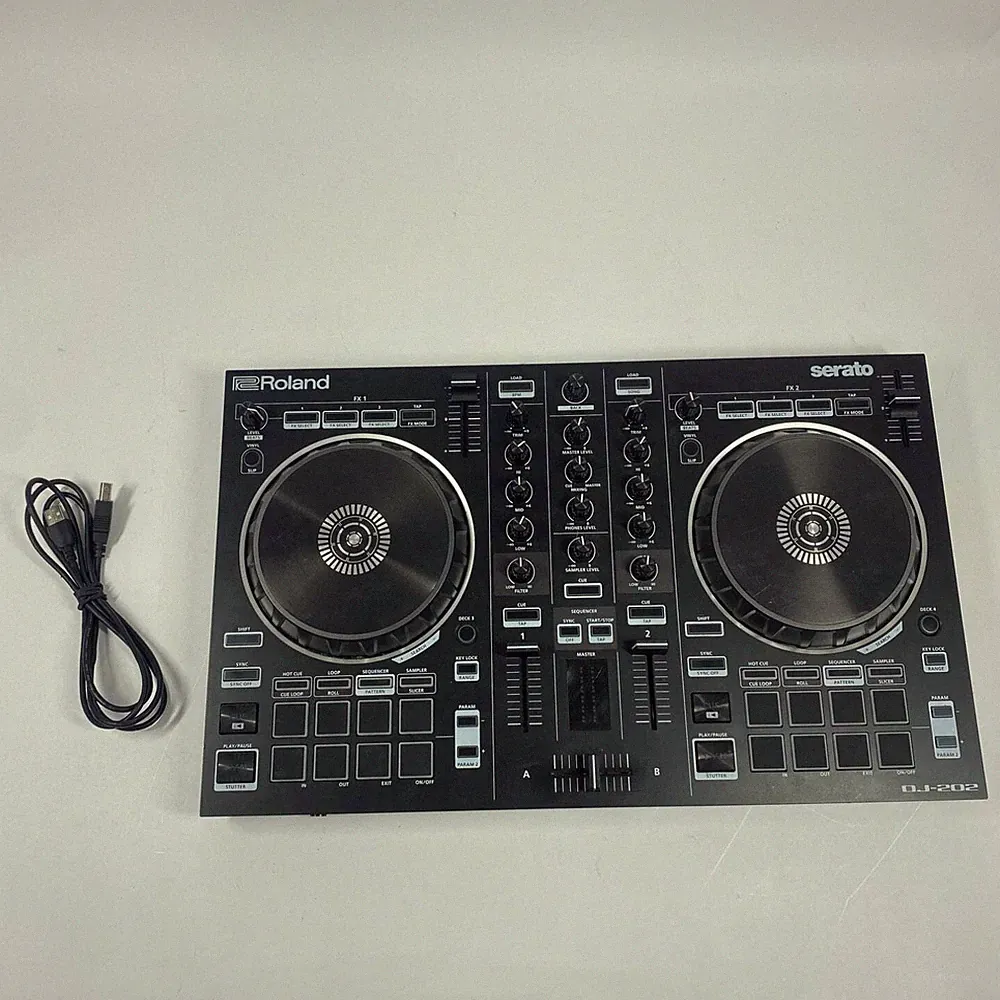 Roland DJ Serato DJ Controller DDJ-SR2