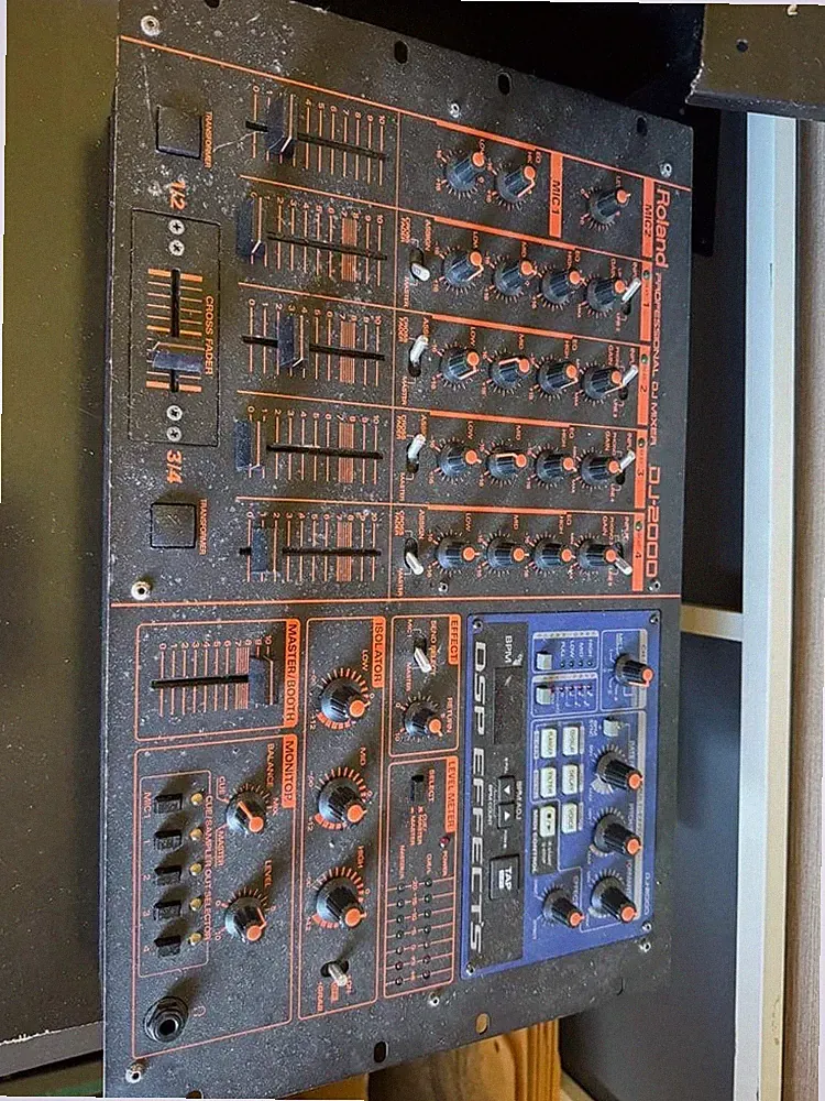 Roland DJ200 PROFESSIONAL DJ MIXER 4ch Mixer DSP EFFECTS AC100V 50/60Hz 35W Used