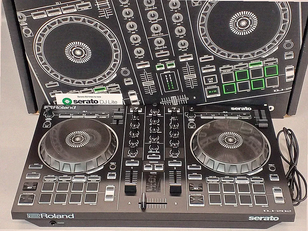 ROLAND DJ202100V DJ Controller Pro Studio Gear Ready for Live Performances