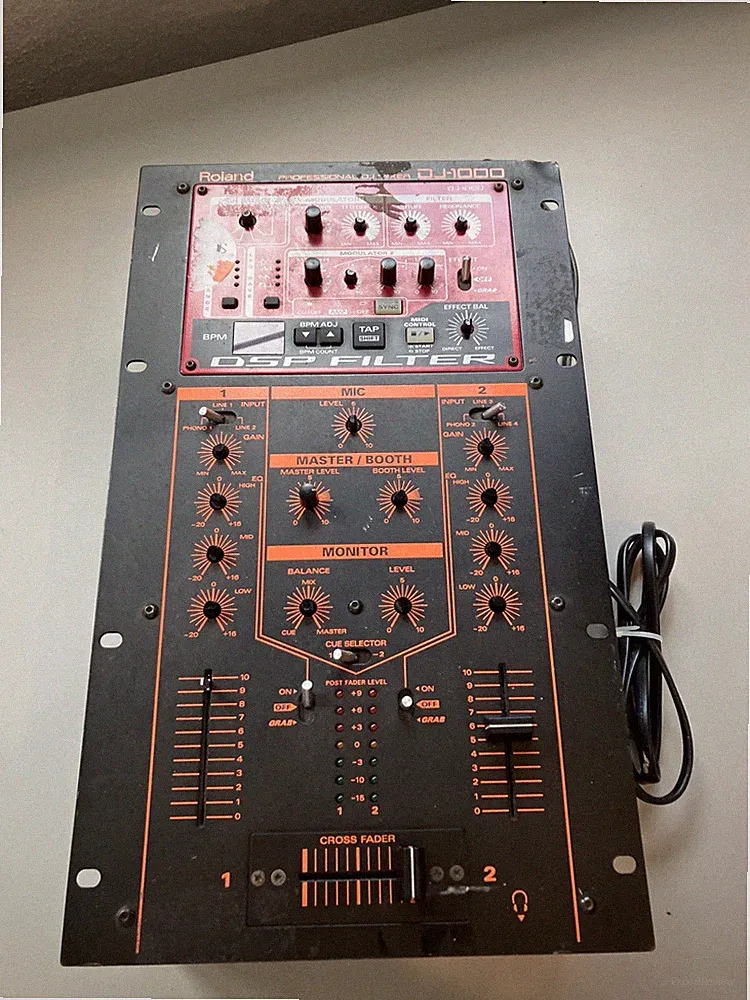 Roland Professional DJ Mixer DJ-1000 Discontinued #S4