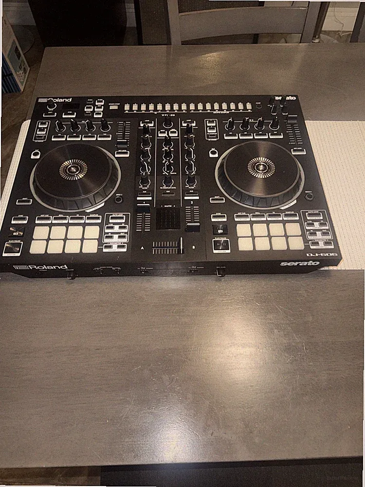 Roland Serato DJ-505 2-Channel DJ Controller W/ Power Supply