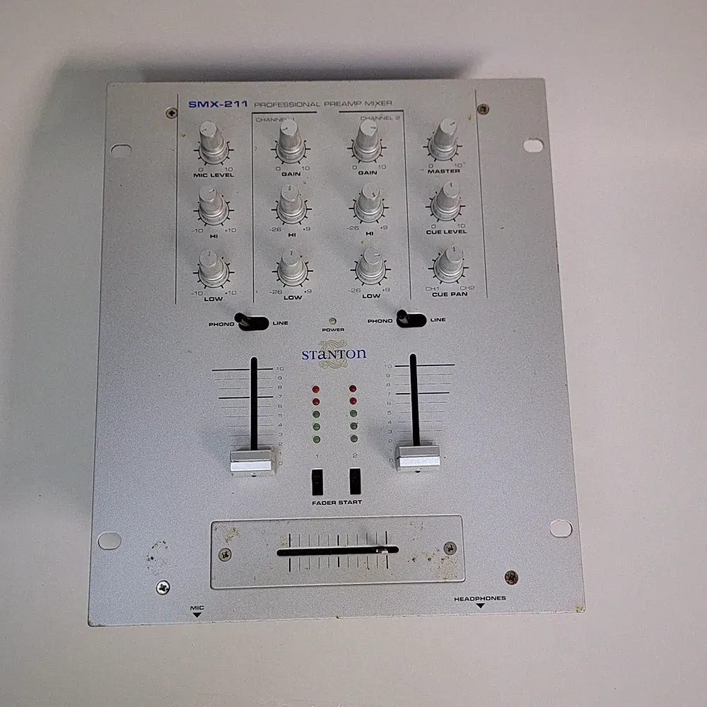 Stanton DJ SMX-211 Professional Preamp Mixer Tested