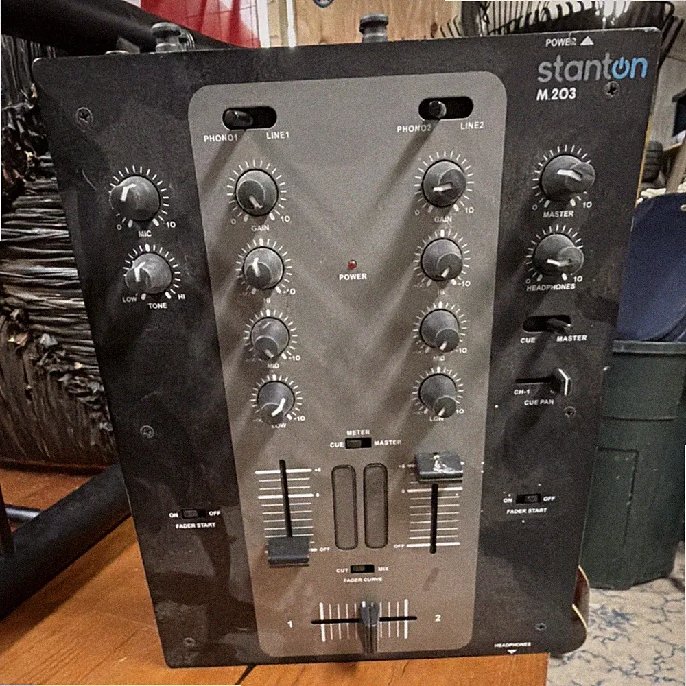Stanton M203-NA DJ Mixer Analog 2-Channel Replaceable Crossfader Equalizer Cue