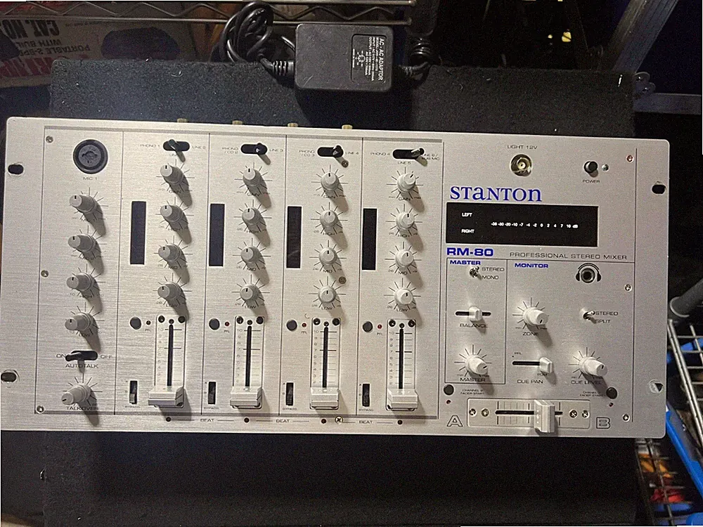 Stanton RM-80 rare mixer with orig. power supply - xlr outs - tons of features