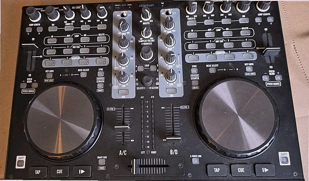 Stanton SCS.4DJ Digital DJ Mix Station DJC4 MIDI Controller