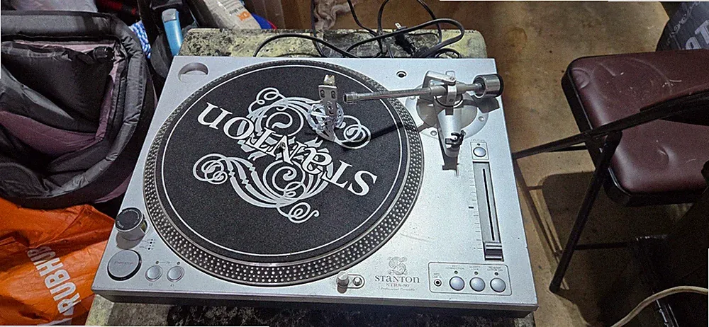 Stanton STR8-80 Direct Drive DJ Turntable Silver Pitch Control Reverse Quartz