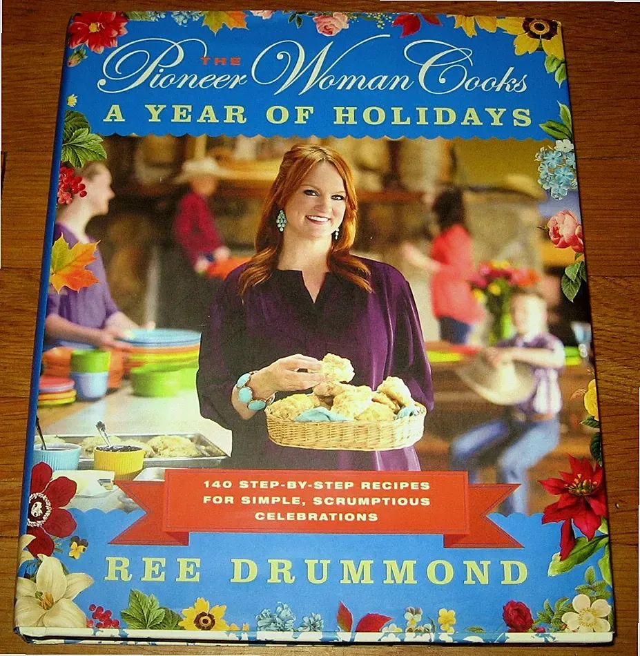 The Pioneer Woman Cooks--A Year of Holidays by Ree Drummond HC w/DJ NEW