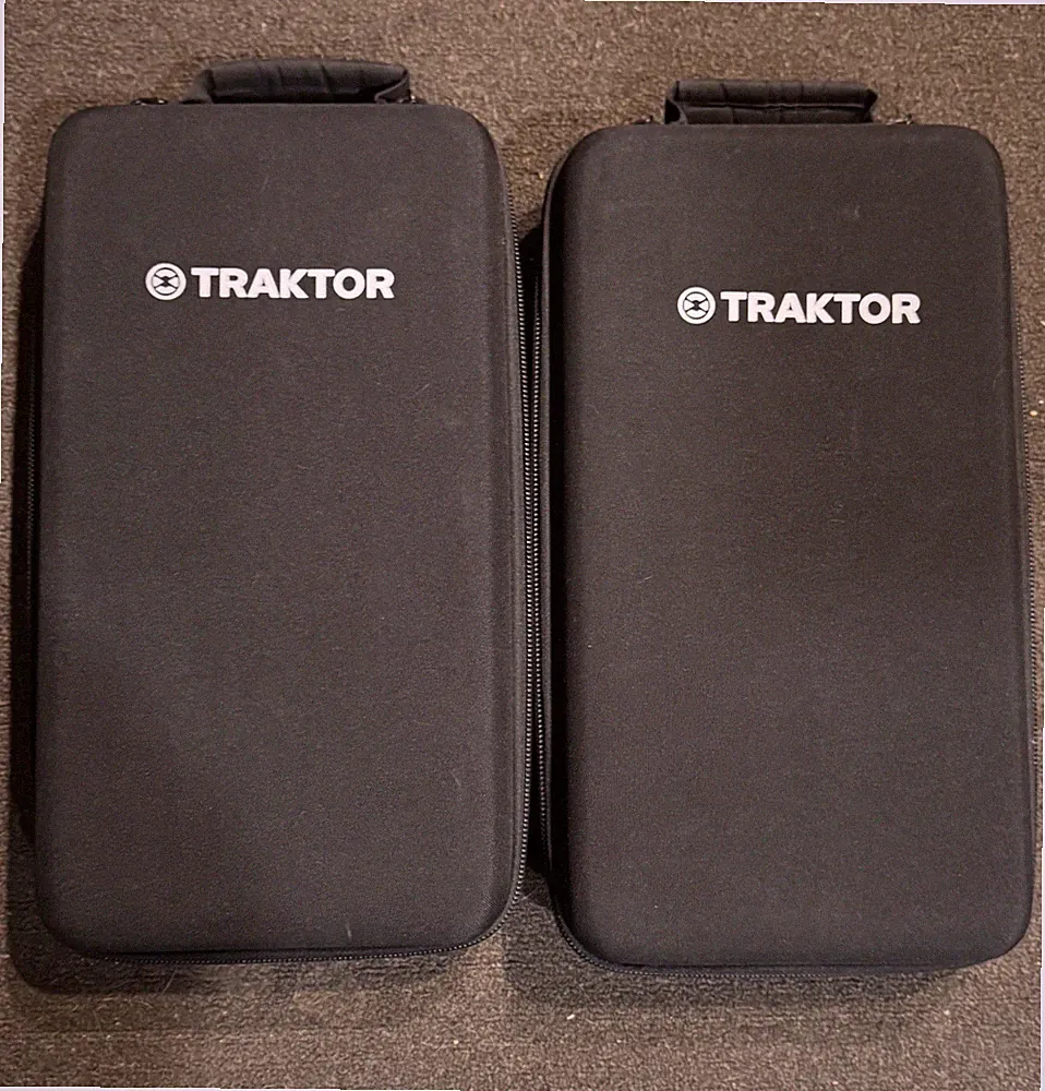 traktor kontrol d2 dj controller + cases