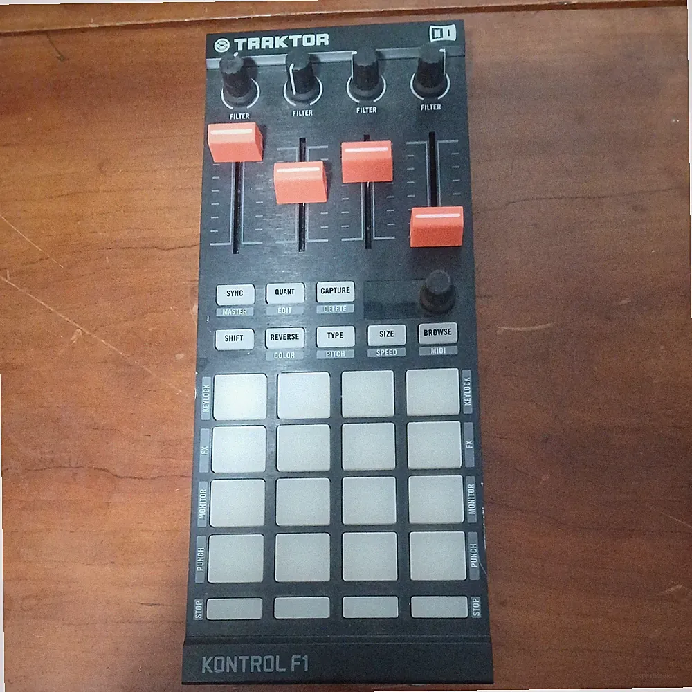 Traktor Kontrol F1 DJ Remix Controller 4-Deck 16 Pads USB Native Instruments