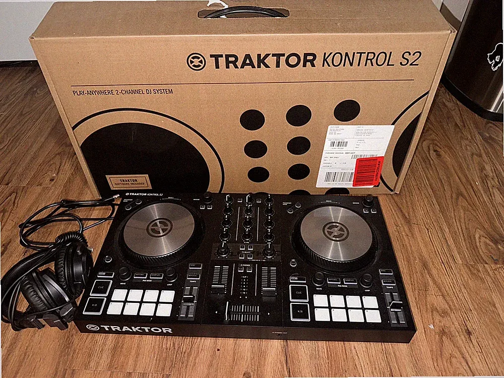 Traktor Kontrol S2 2-Channel DJ Controller (MK1) / Adult Owned / Tested & Works