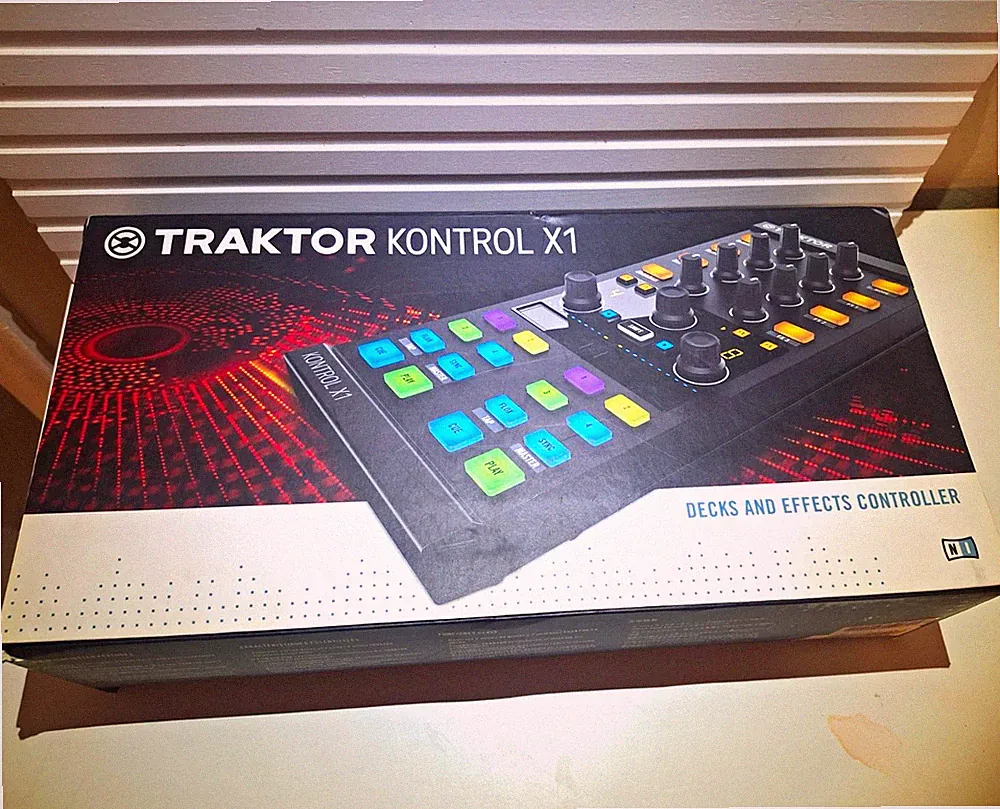 Traktor Kontrol X1 2-Deck Tabletop DJ Controller, USB, Black