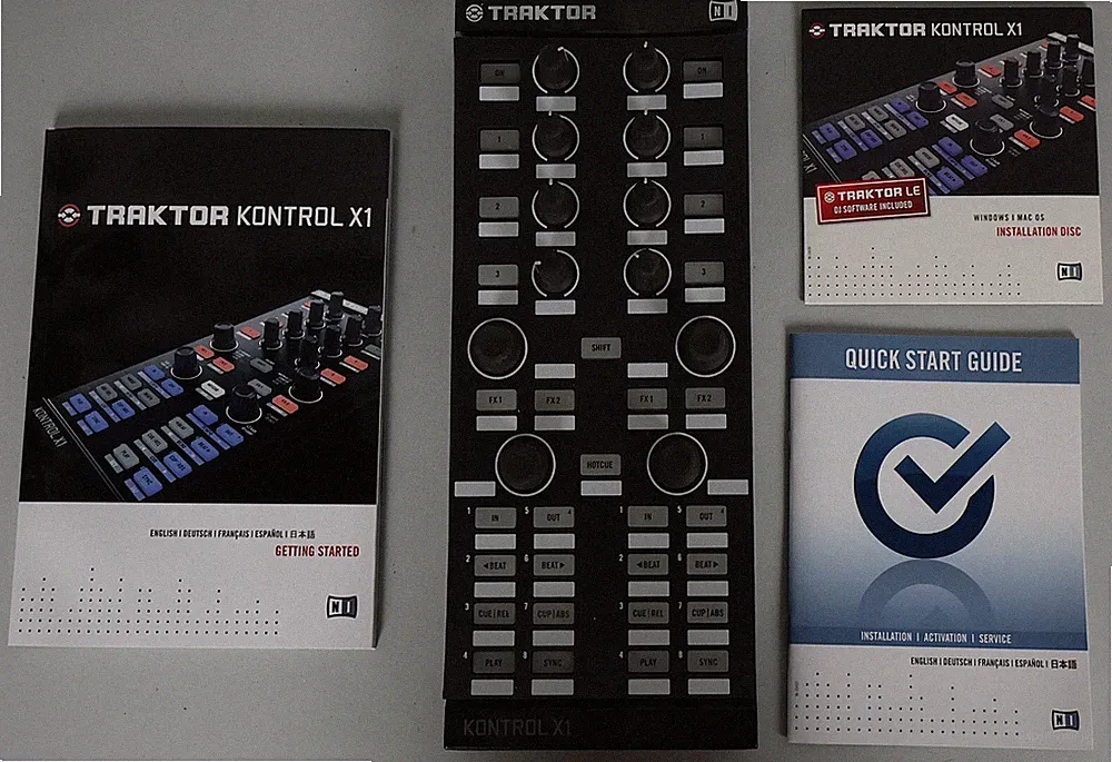 TRAKTOR KONTROL X1 MK1 Decks & Effects DJ Controller
