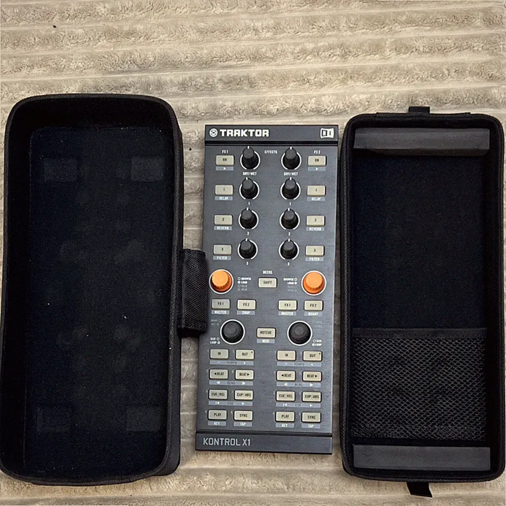 Traktor Kontrol X1 Single Deck DJ Controller Black Portable w/ Protective Case