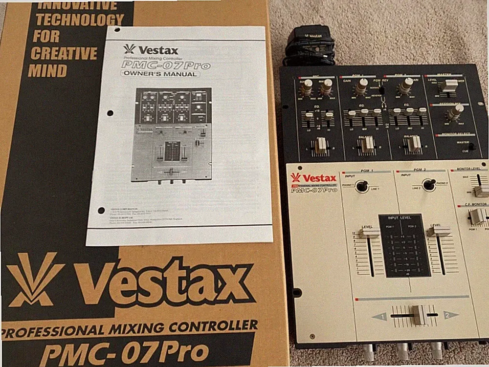 VESTAX 07 PRO DJ MIXER "FIRST PRESS" W/SLIDE FADERS NM 100% ORIG BOX/MATERIALS