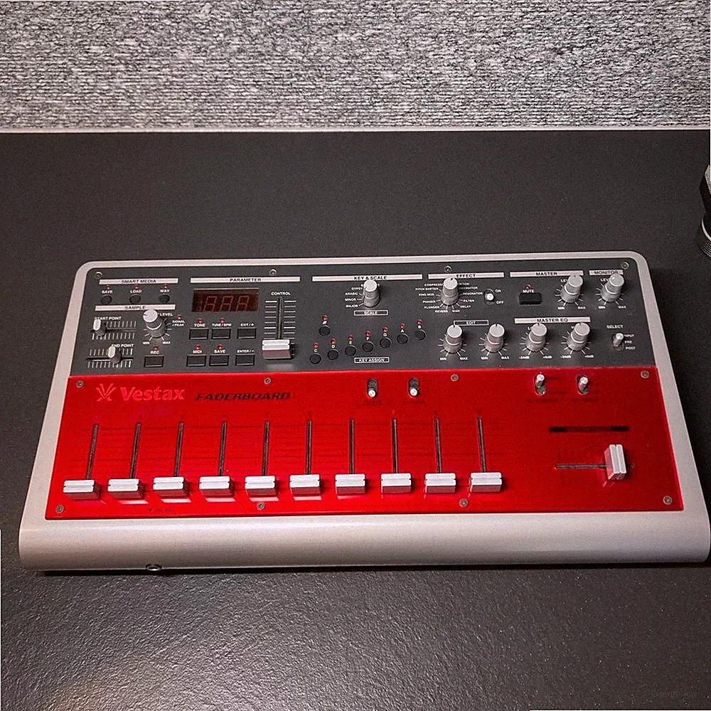 Vestax FADERBOARD DJ Controller Synthesizer Drum Machine DC15V Tested