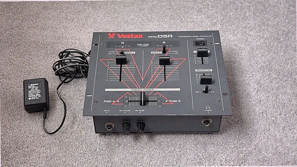 Vestax PMC-05A 2-Channel Analog Tabletop DJ Mixer w/ Crossfader Gray