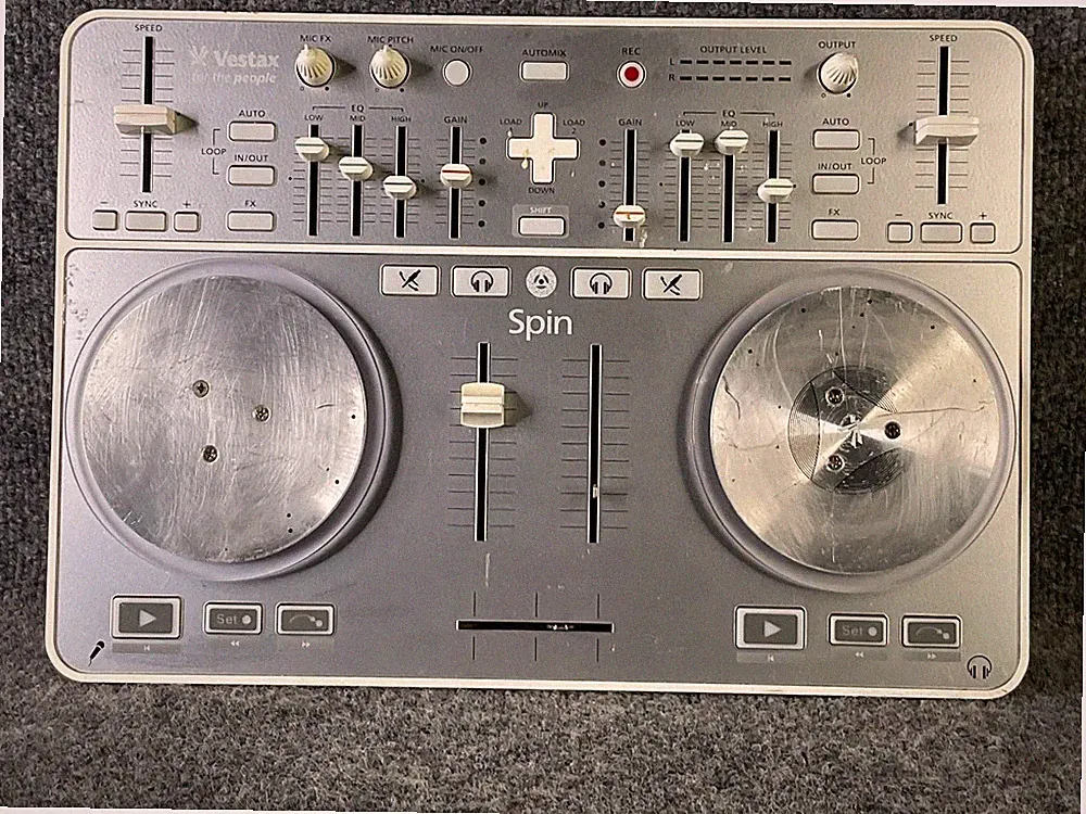 Vestax Spin USB MIDI / AUDIO DJ Controller For Mac Computers - Silver