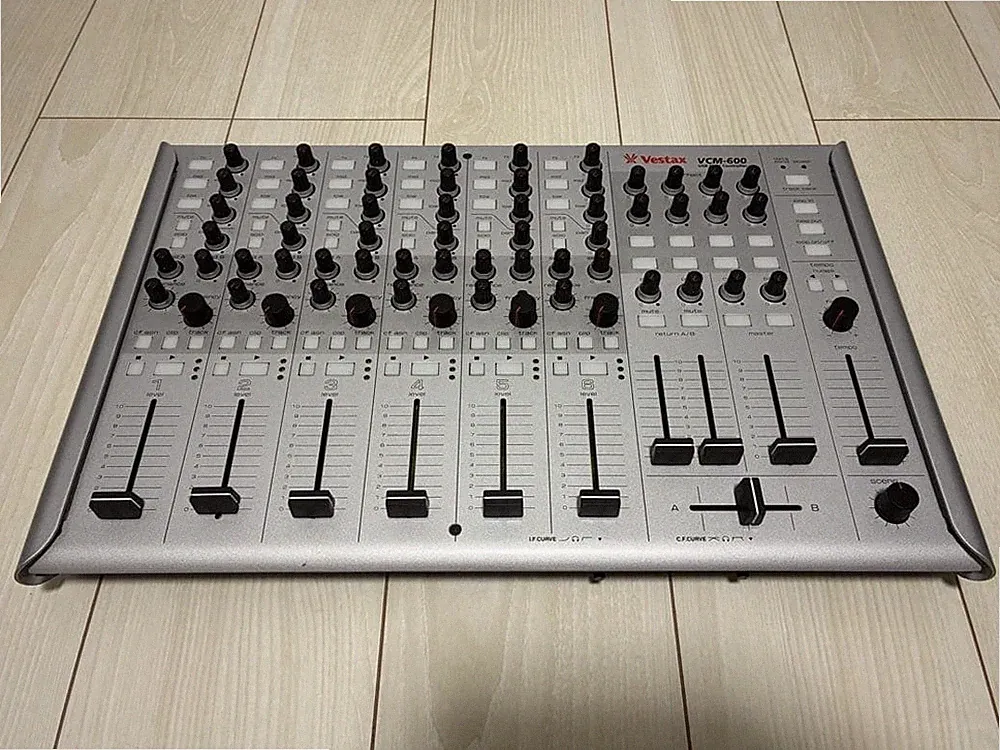 Vestax VCM-600 USB MIDI Controller Multitrack Remix DJ Power Adapter Manual CD