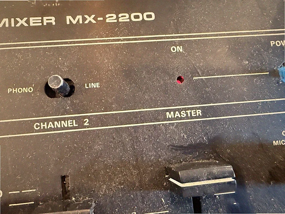 Vintage Gemini MX-2200 Professional Series DJ Mixer Powers On Tested 358L