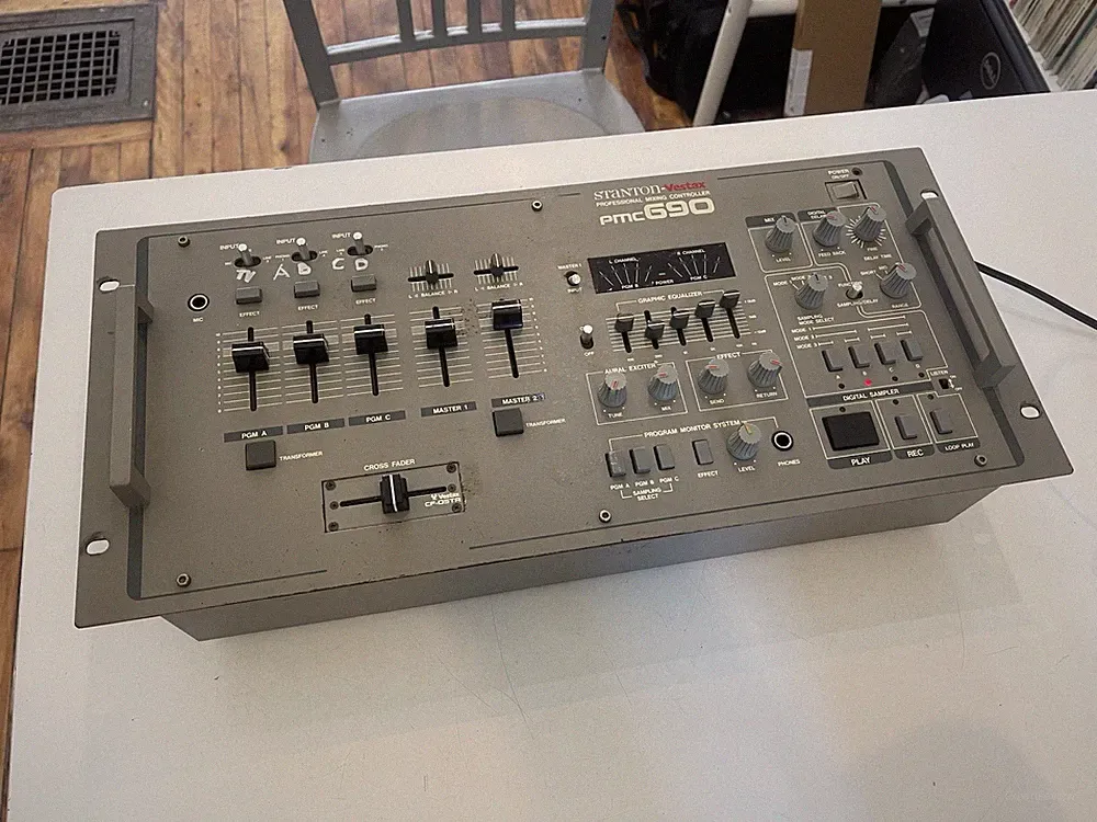 Vintage Stanton Vestax PMC 690 Professional Mixing Controller - PMC-20SL
